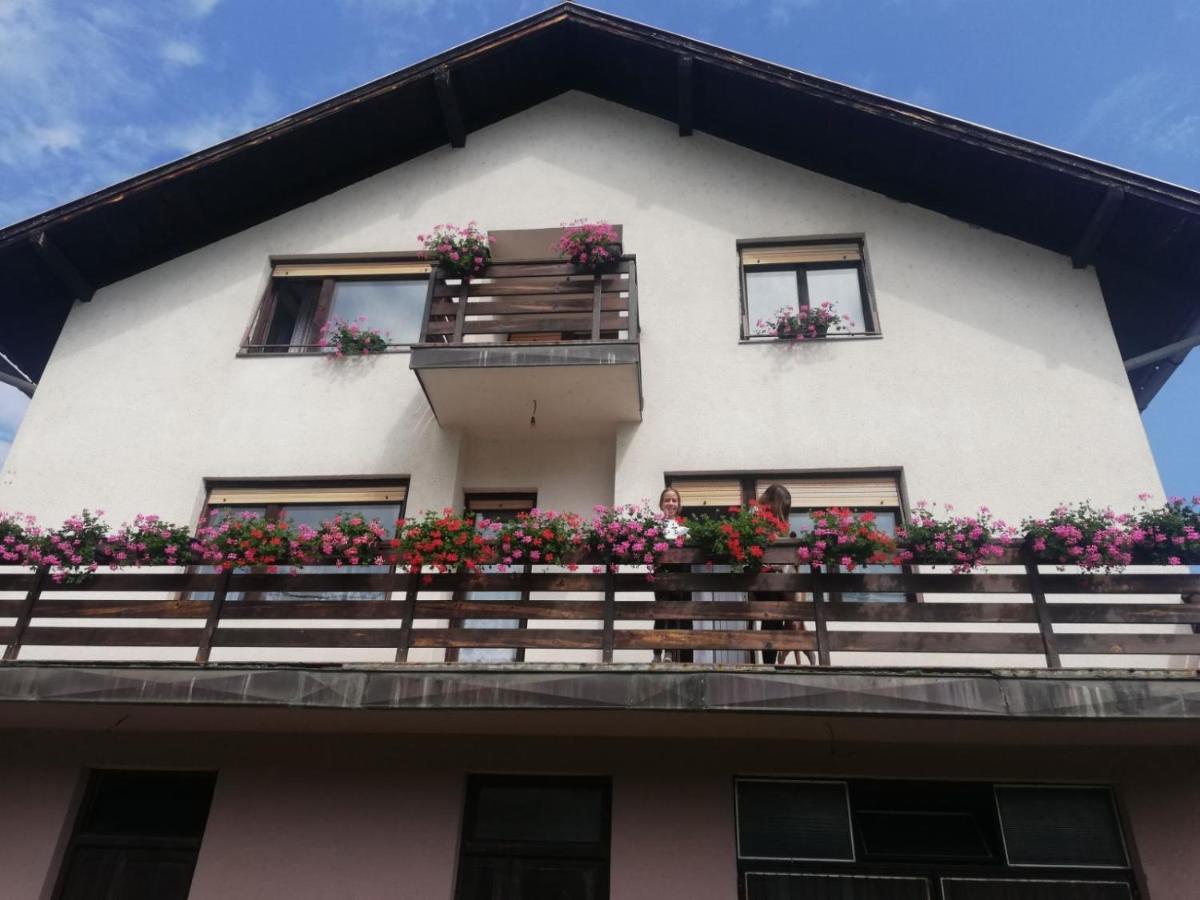モクラ・ゴラ Apartman Draga Bed & Breakfast エクステリア 写真